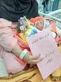 اهدای گل به مادران تازه زایمان کرده و باردار در بیمارستان زرقان