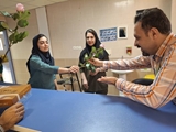گرامیداشت روز هوشبری با اهدای شاخه گل به کارکنان این حوزه در بیمارستان زرقان